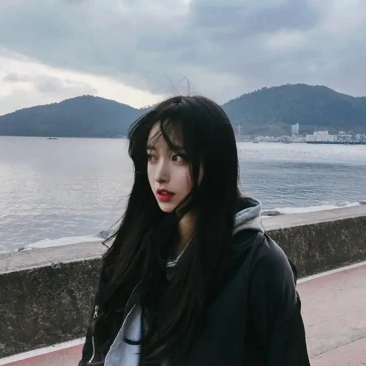 Headshot of Anya Chen